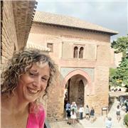 Profesora de español para extranjeros,titulada con más de 17 años de experiencia.